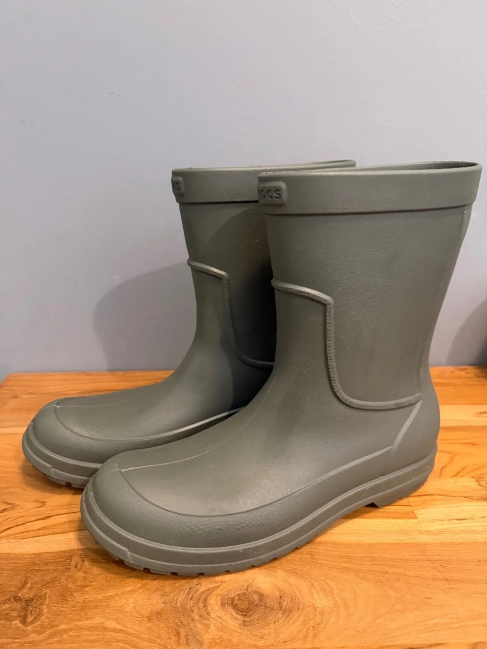 Crocs AllCast Rain Boots Grey Men's Size 10 Waterproof Rubber Boots